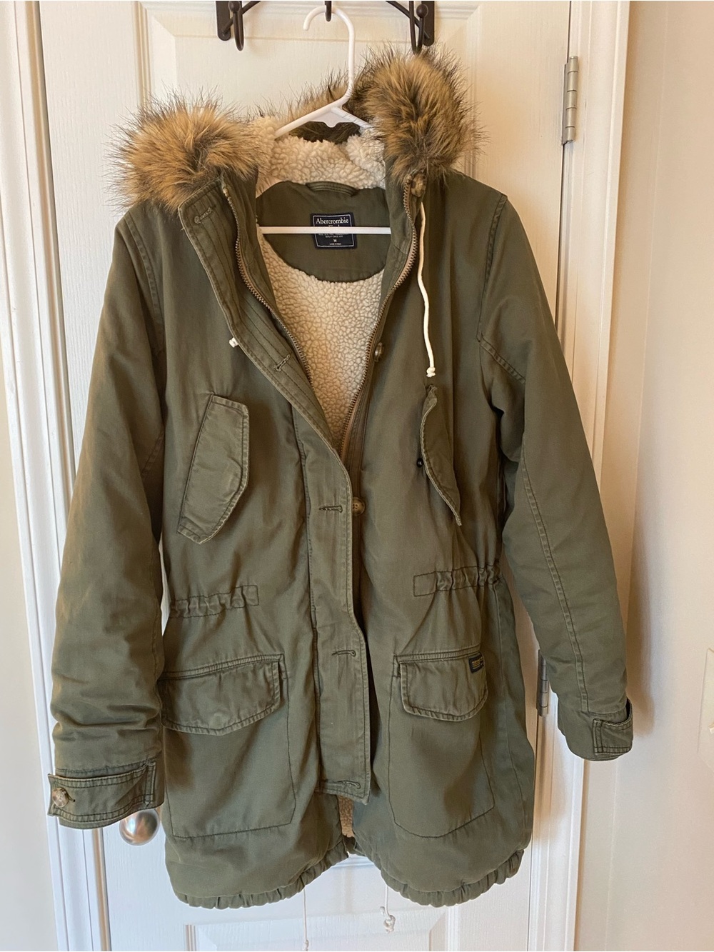 Abercrombie & Fitch Olive Green Sherpa-Lined Parka with Faux Fur Trim